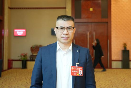 图为重庆市政协委员、bat365官方网站校长李敬。马佳欣 摄
